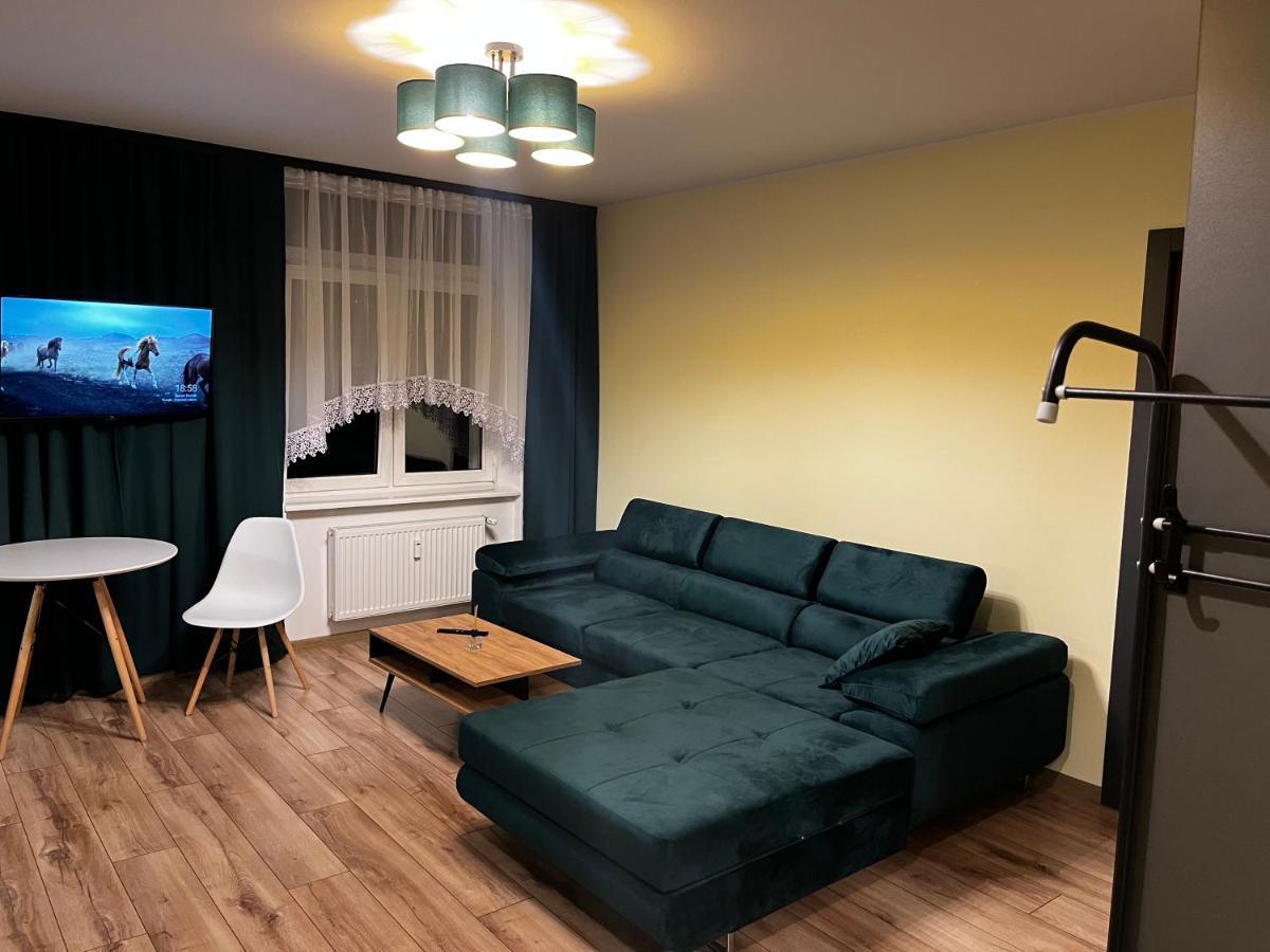 Komfortowy Apartament W Centrum Jaworzno Buitenkant foto