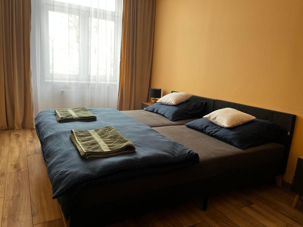 Komfortowy Apartament W Centrum Jaworzno Buitenkant foto